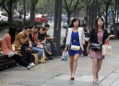 女教师已下架给学生戴小蜜蜂视频